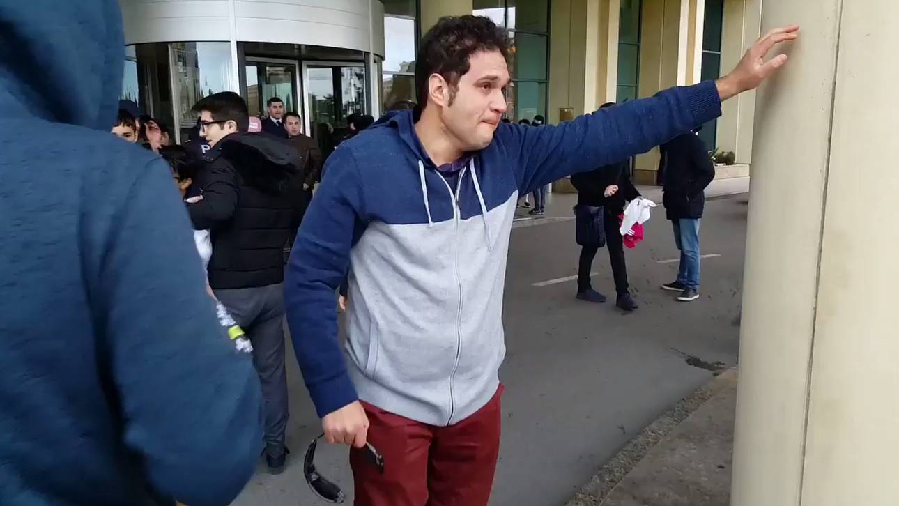 Müller-Fan bricht in Tränen aus