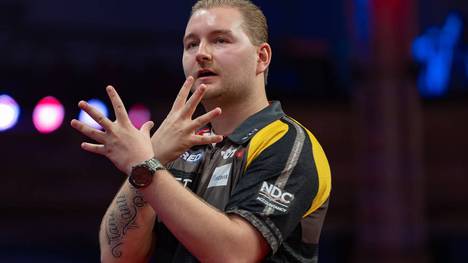 Dimitri Van den Bergh gewann 2024 die UK Open