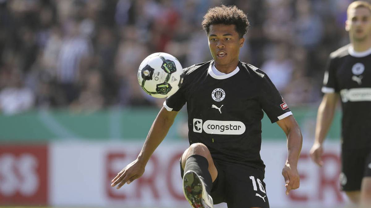 Joel Chima Fujita (23, FC St. Pauli): Fujita hat in der vergangenen Spielzeit seinen Durchbruch in Belgien erlebt. St. Pauli griff zu und plant mit dem Mittelfeldspieler als feste Säule im Team. Der 23-Jährige wird aller Voraussicht der Strippenzieher sein.