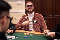 Jens Ulrich, 30, ist Twitch-Streamer mit gelegentlichen Ausflügen an den Pokertisch. Dort hat er sich bei GGPoker für einen Einsatz von $10 ein WSOP-Paket im Wert von $15.000 erspielt. Inklusive Teilnahme beim bekanntesten Pokerturnier der Welt. 