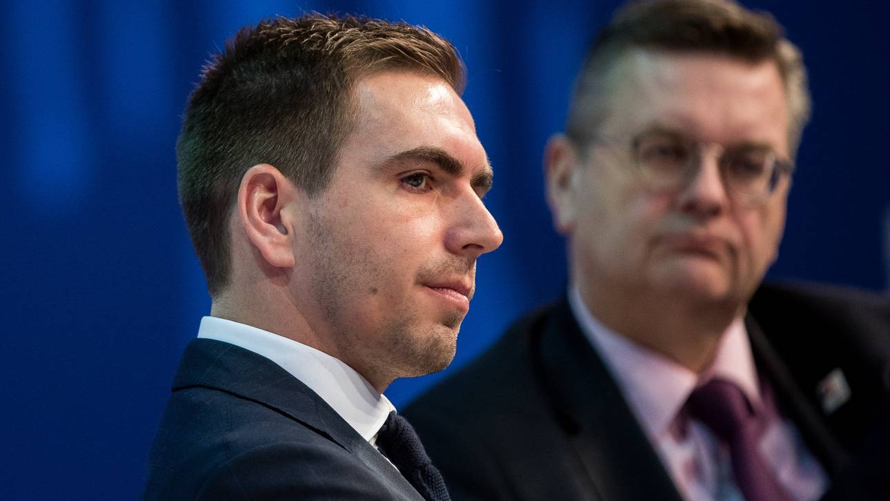 Lahm: „Man muss Özil Zeit geben“