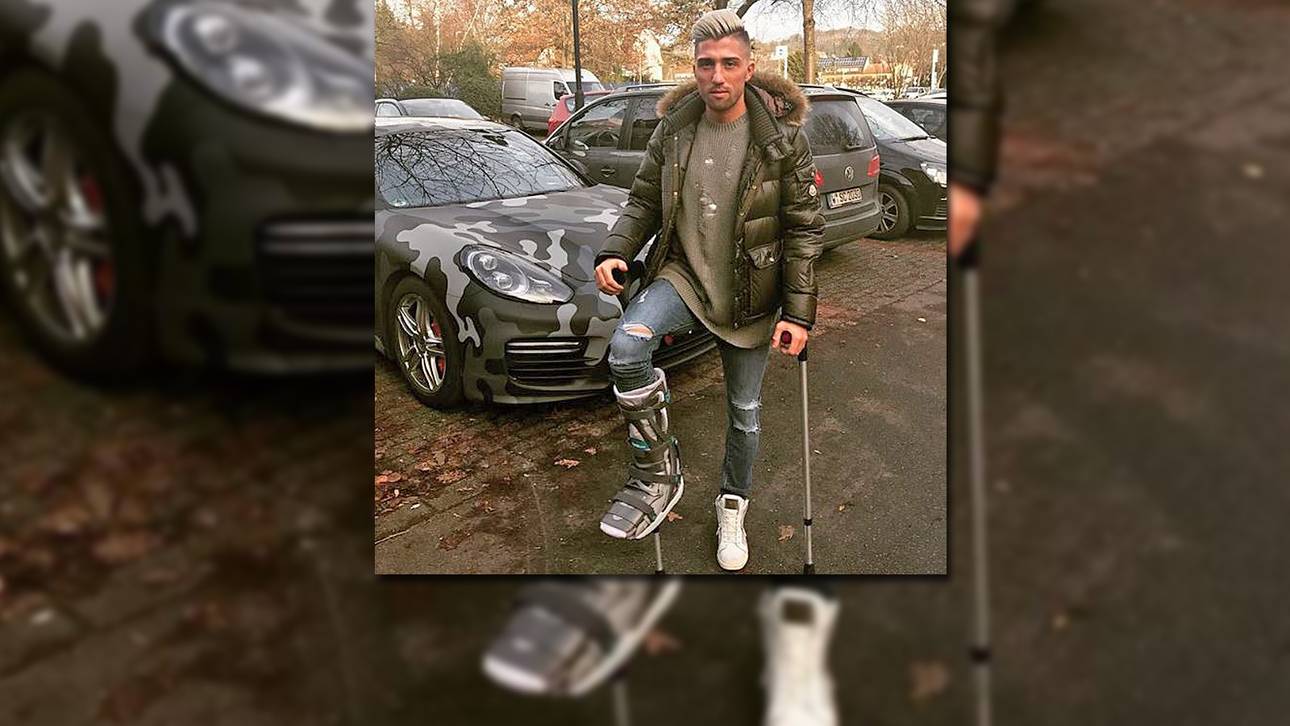 Kampl tanzt mit Spezialschuh in Disco