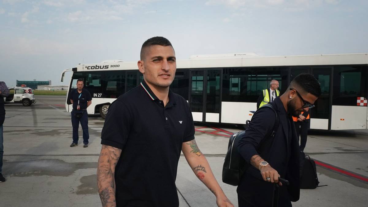 MARCO VERRATTI: Immer wieder im Gespräch bei Topklubs ist Marco Verratti. Der zentrale Mittelfeldspieler ist bei Paris Saint-Germain gesetzt und verdient dank eines bis 2021 gültigen Vertrags ein üppiges Gehalt. Sollte der 26-Jährige einmal wechseln, dürfte Raiola eine hohe Provision kassieren