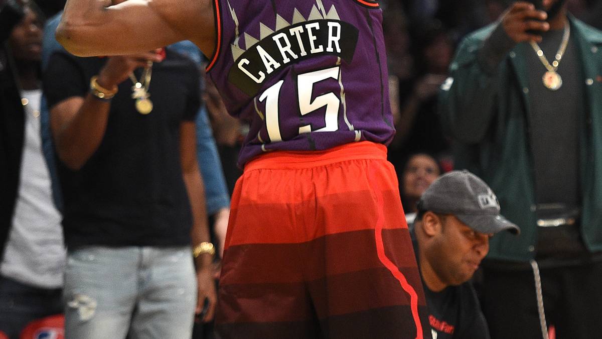 Allerdings waren es eher 320 Grad als eine komplette Drehung. Mit seinem "It's over"-Ruf hatte er aber wie Carter damals recht. 48 weitere Punkte sorgten für ein Finalergebnis von 98 zu 96 zu Gunsten Mitchells  