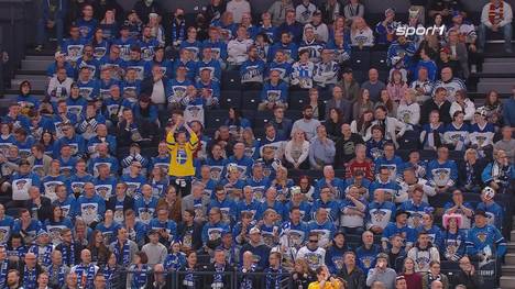 Zum ersten Mal wird eine WM-Partie zwischen Finnland und Schweden im Penaltyschießen entschieden. Schweden siegt bei der Premiere.