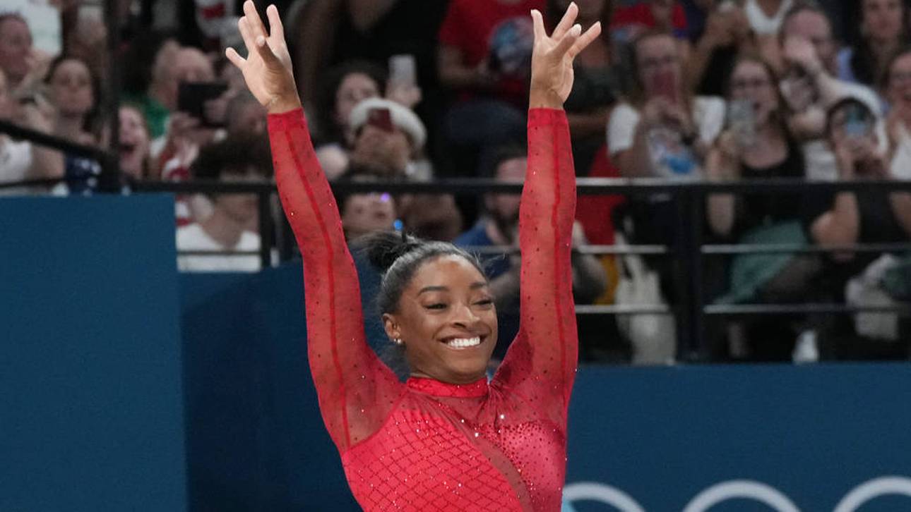 Simone Biles holte in Paris am Samstag ihre dritte Goldemedaille