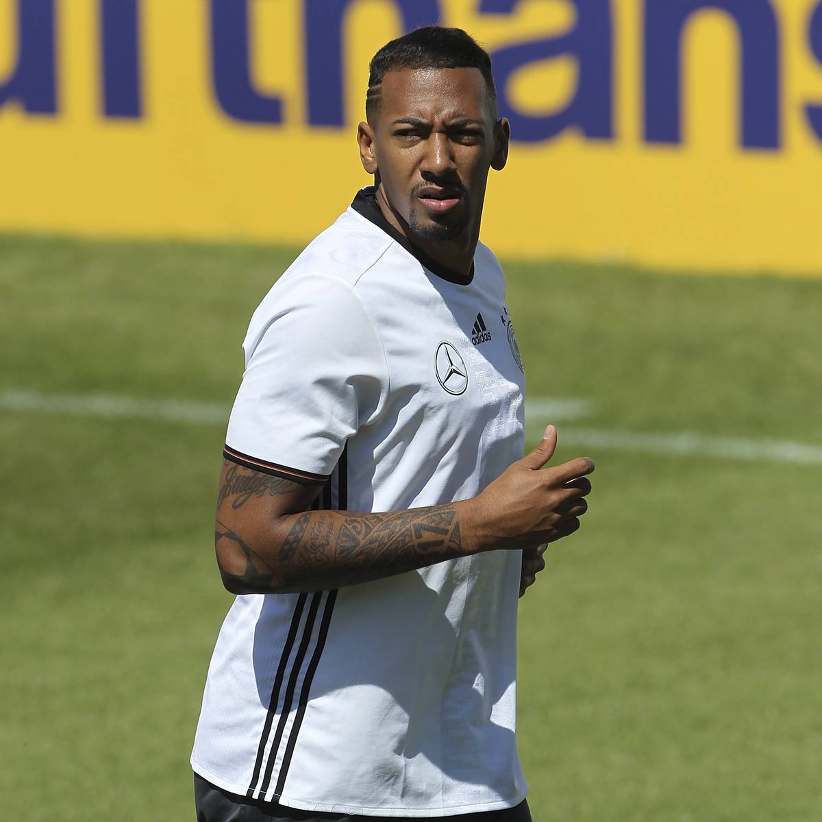 Dfb Team Afd Vize Alexander Gauland Beleidigt Jerome Boateng