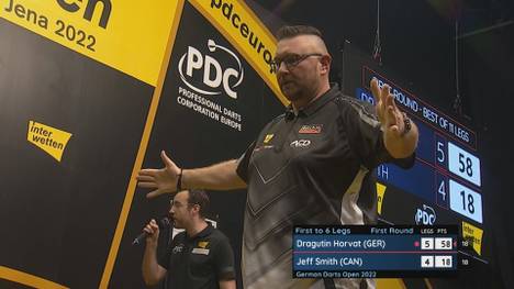 Dragutin Horvat schlägt Jeff Smith in der ersten Runde der German Open 6:4 und empfängt in Runde zwei Jose de Sousa.