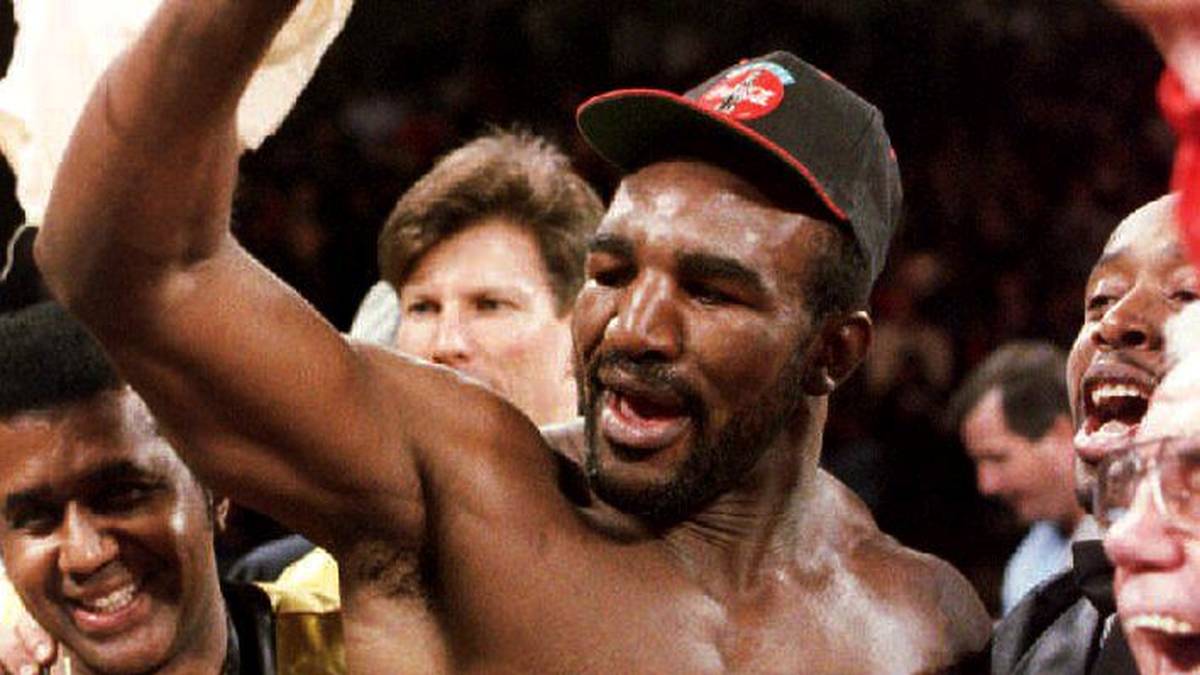 Holyfield unterstrich seinen Spitznamen "The Real Deal", als er nach einer Niederlage gegen Riddick Bowe 1992 im Jahr darauf Revanche nahm und zurück auf den Thron stieg
