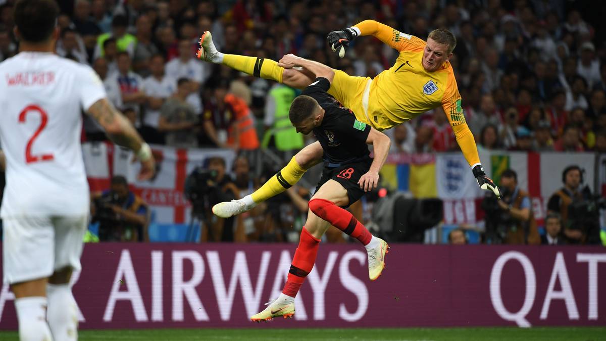 ANTE REBIC (Kroatien): Kann in dieser Saison gar nichts mehr schocken. Pokal-Triumph mit Eintracht, Monster-Grätsche von Englands Torhüter - da übersteht er ein WM-Wunder mit seinen Kroaten auch noch. Aus Bundesliga-Sicht der Emporkömmling des Jahres. Dennoch Vorteil Frankreich - 8:5