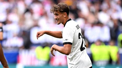 Der FC Bayern München hat Tom Bischof früher als gedacht verpflichtet. Die Fans des deutschen Rekordmeisters dürfen sich auf einen hoch veranlagten Linksfuß freuen.
