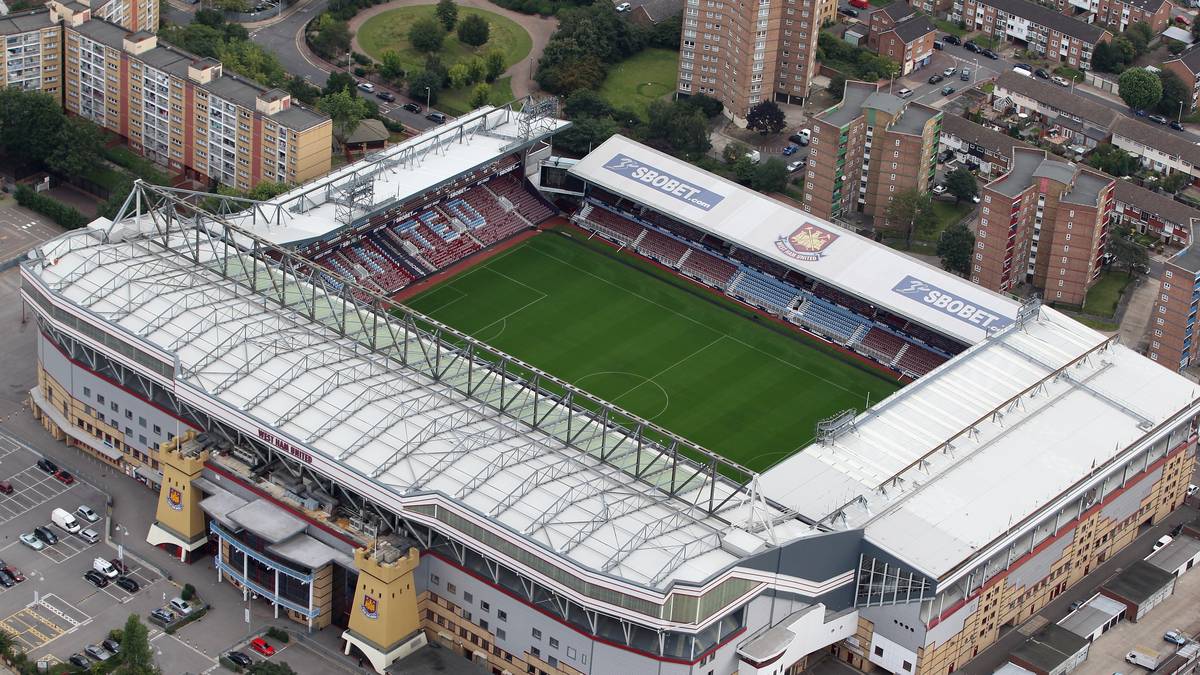 Upton Park war von 1904 bis 2016 die Heimat von West Ham United. Allerdings lautete der offizielle Name des Stadion Boleyn Ground, benannt nach der zweiten Ehefrau von König Heinrich VIII. Das Stadion war ein reines Fußballstadion und hatte Platz für 35.345 Zuschauer