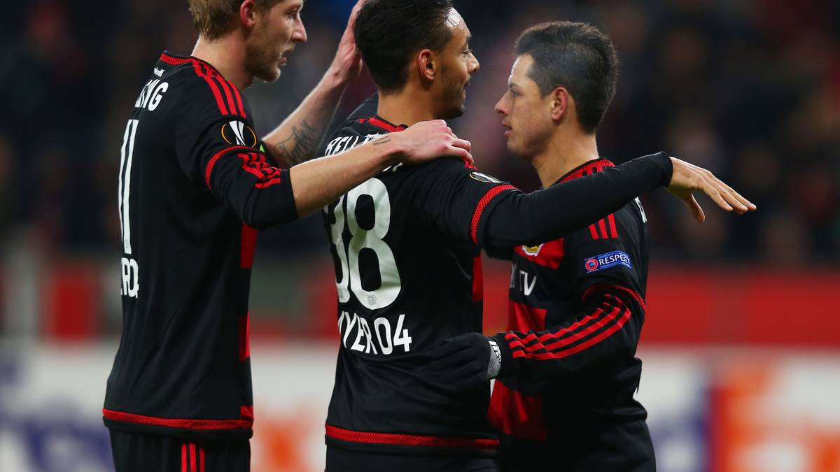 Wenig später bringt Karim Bellarabi Leverkusen in Front. Die Vorarbeit liefert Chicharito