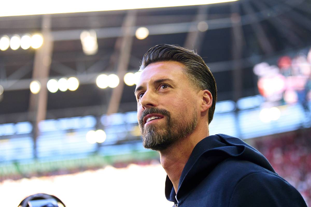 Sandro Wagner lehnte sich nach der Niederlage im Derby weit aus dem Fenster und sprach seinen Augsburgern dieselbe Qualität wie den Münchenern zu. Der Gegenwind folgte prompt.