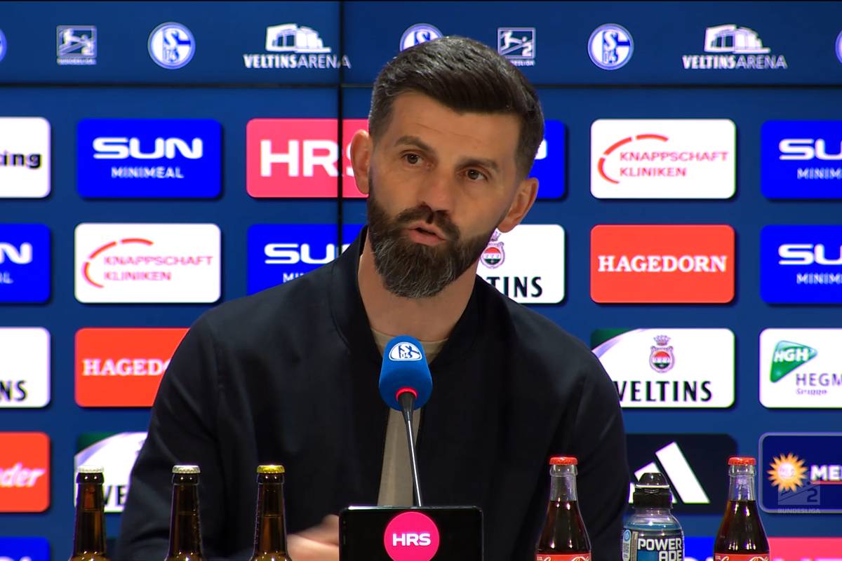 Schiri-Ärger! Schalkes Trainer wird nach Dzeko-Rot deutlich