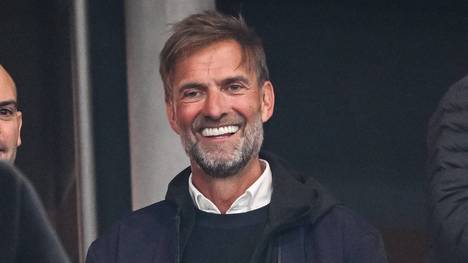 Jürgen Klopp berichtet von seinen Erfahrungen als Trainer im Erkennen von jungen Talenten. Dabei gibt er ein paar Anekdoten zum besten. 