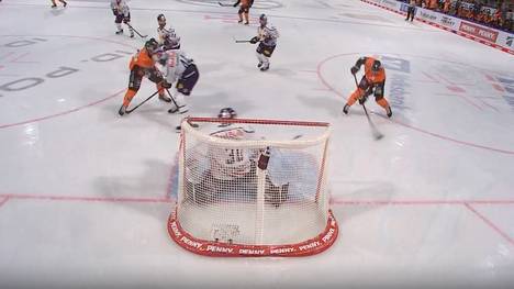 Die Highlights der Eishockey-Partie Grizzlys Wolfsburg - EHC Red Bull München aus der DEL im Video.