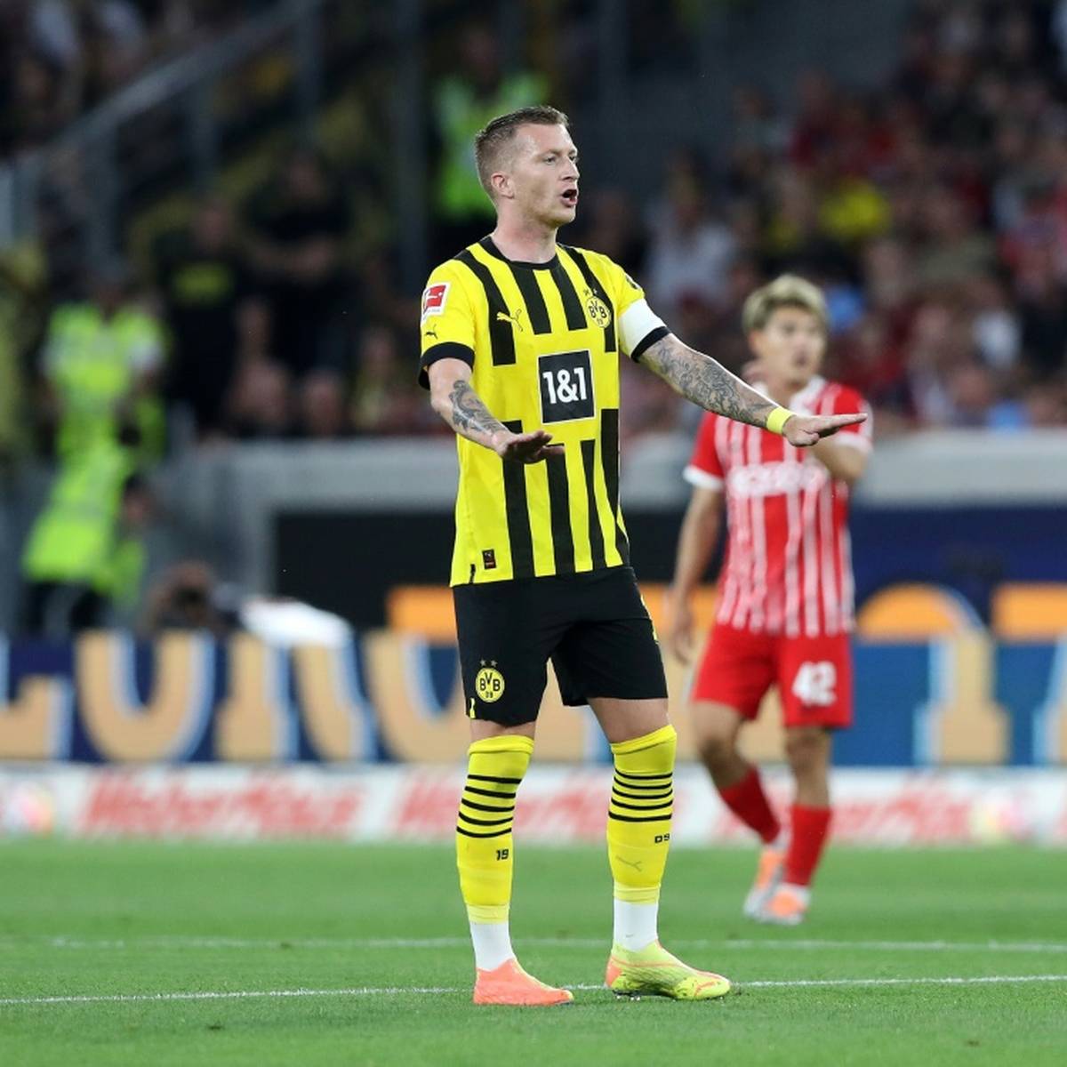 Marco Reus von Borussia Dortmund hat sich trotz der Dominanz von Bayern München gegen eine Einführung von Fußball-Play-offs ausgesprochen.