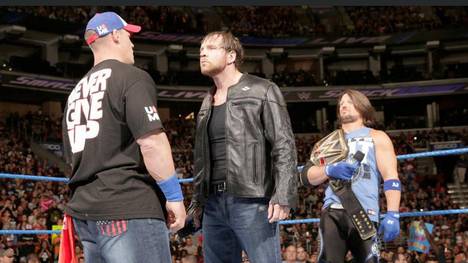John Cena (l.) stellte Dean Ambrose und AJ Styles zur Rede