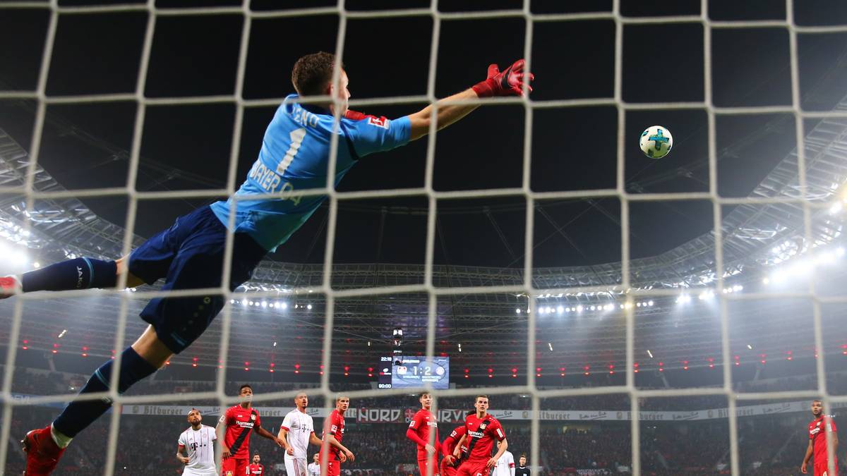 James selbst führt aus und zirkelt den Ball fast aus dem Stand in den Winkel. Wieder ist Leno ohne Chance