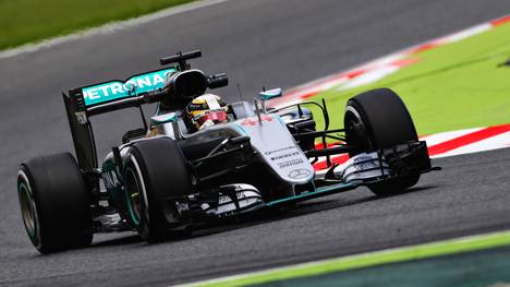 Lewis Hamilton sichert sich in Barcelona die Pole Position