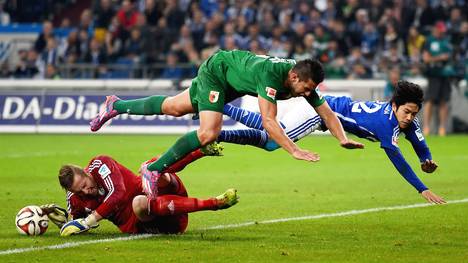 Ralf Fährmann vom FC Schalke 04 im Spiel gegen den FC Augsburg