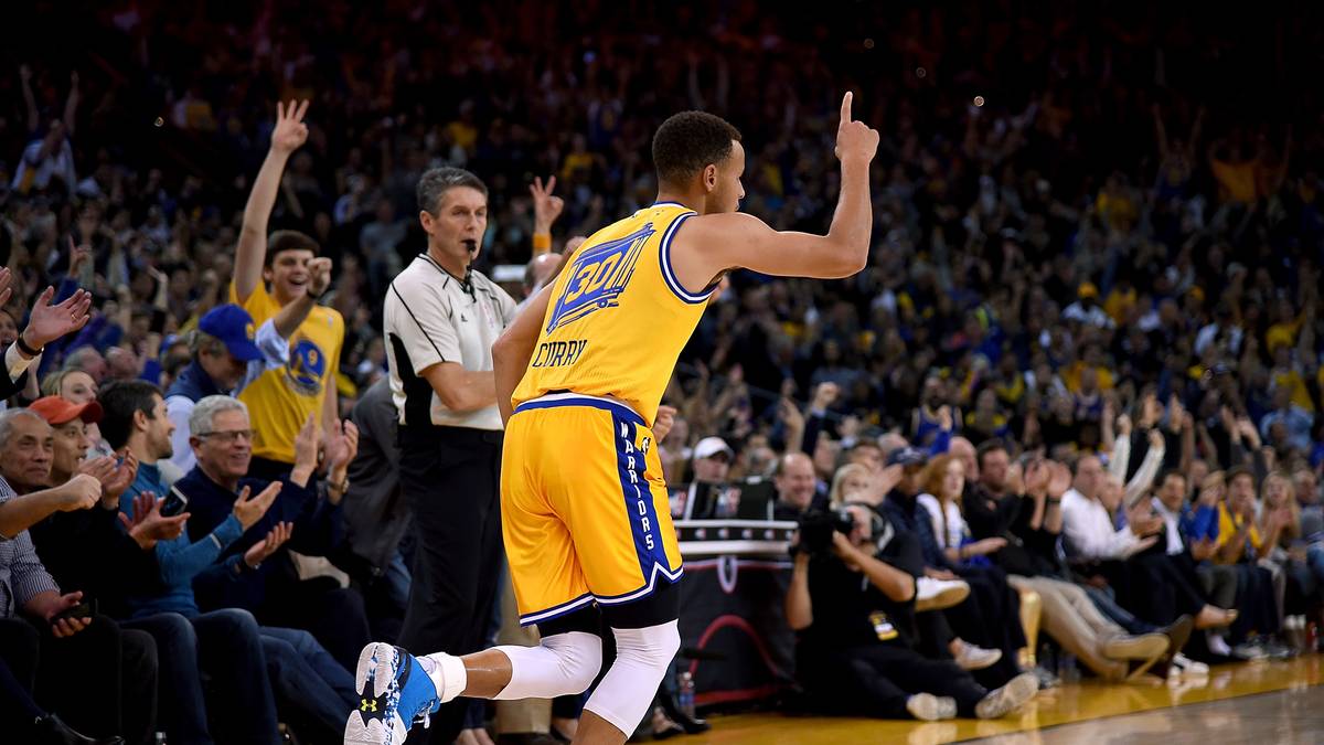 Die Golden State Warriors sind die Nummer eins. Steph Curry und Co. schnappen sich gegen die Los Angeles Lakers mit dem 16. Saisonsieg den Startrekord der NBA