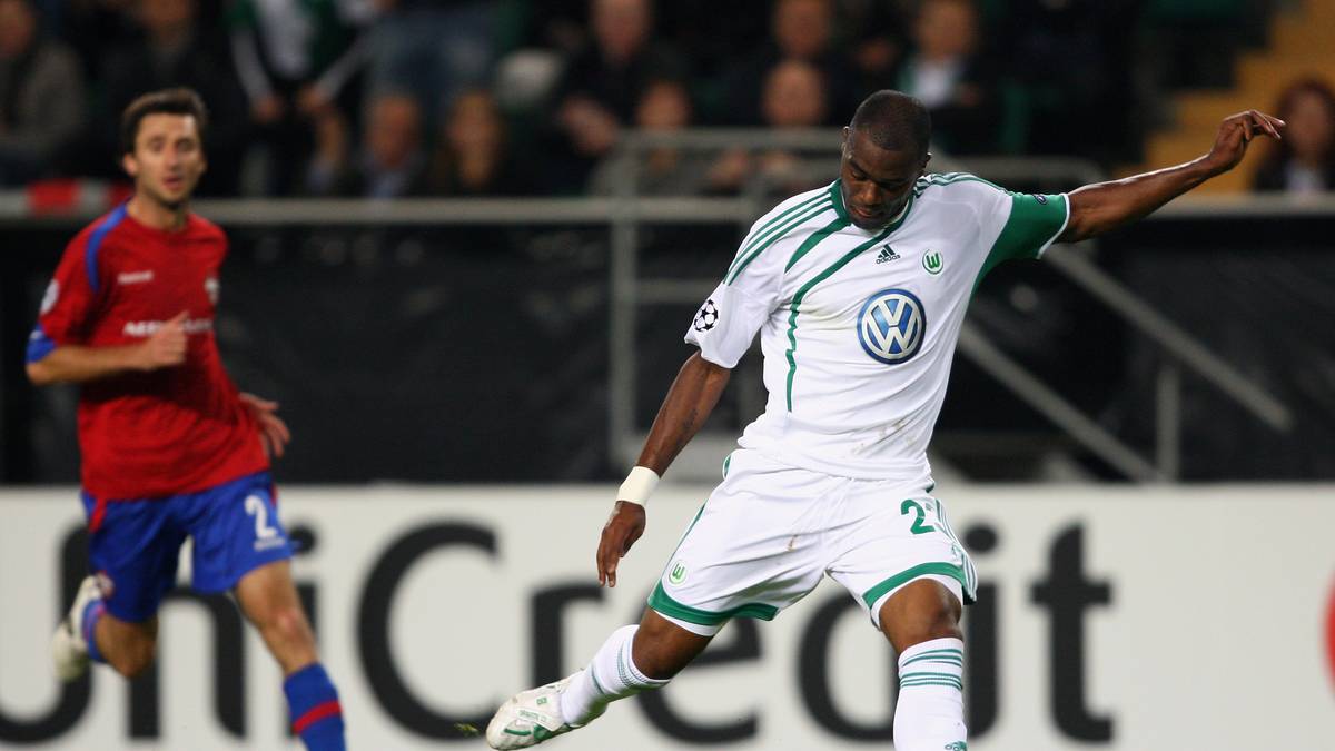 GRAFITE (VfL Wolfsburg): Erstes CL-Spiel, erster Dreierpack. Auch der Brasilianer trug sich in die illustre Liste der Hattrick-Debütanten ein. In der Spielzeit 2009/10 gelangen Grafite alle drei Tore beim Sieg über ZSKA Moskau (3:1)