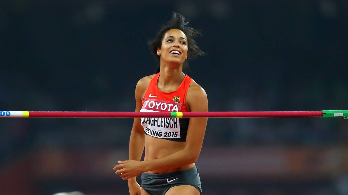 Auch in der deutschen Leichtathletik gibt es einen echten Hingucker! Marie-Laurence Jungfleisch springt hoch und lässt Männerherzen höher schlagen