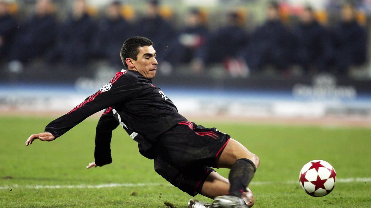 LUCIO: Den klassischen Weg über Leverkusen nach München geht auch dieser Abwehr-Gigant. Lucio schließt sich 2004 nach drei Jahren bei Bayer dem Rekordmeister an und beweist, dass Brasilianer nicht nur Offensivkünstler sein müssen 