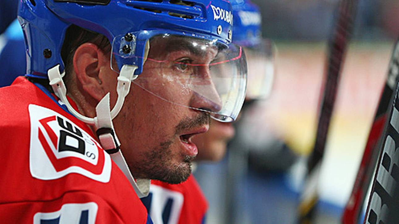 Adler verlängern mit acht Spielern