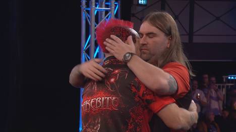Peter Wright siegt zum ersten Mal bei den Darts Players Championship. Die letzten drei Legs sind an Spannung und Dramatik kaum zu überbieten. 