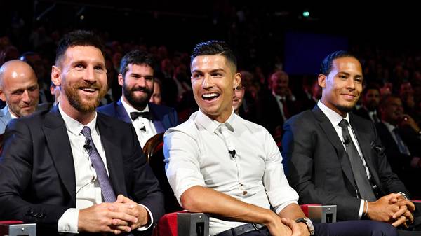 Lionel Messi, Cristiano Ronaldo und Virgil van Dijk (v.l.) sind für die FIFA-Weltauswahl nominiert