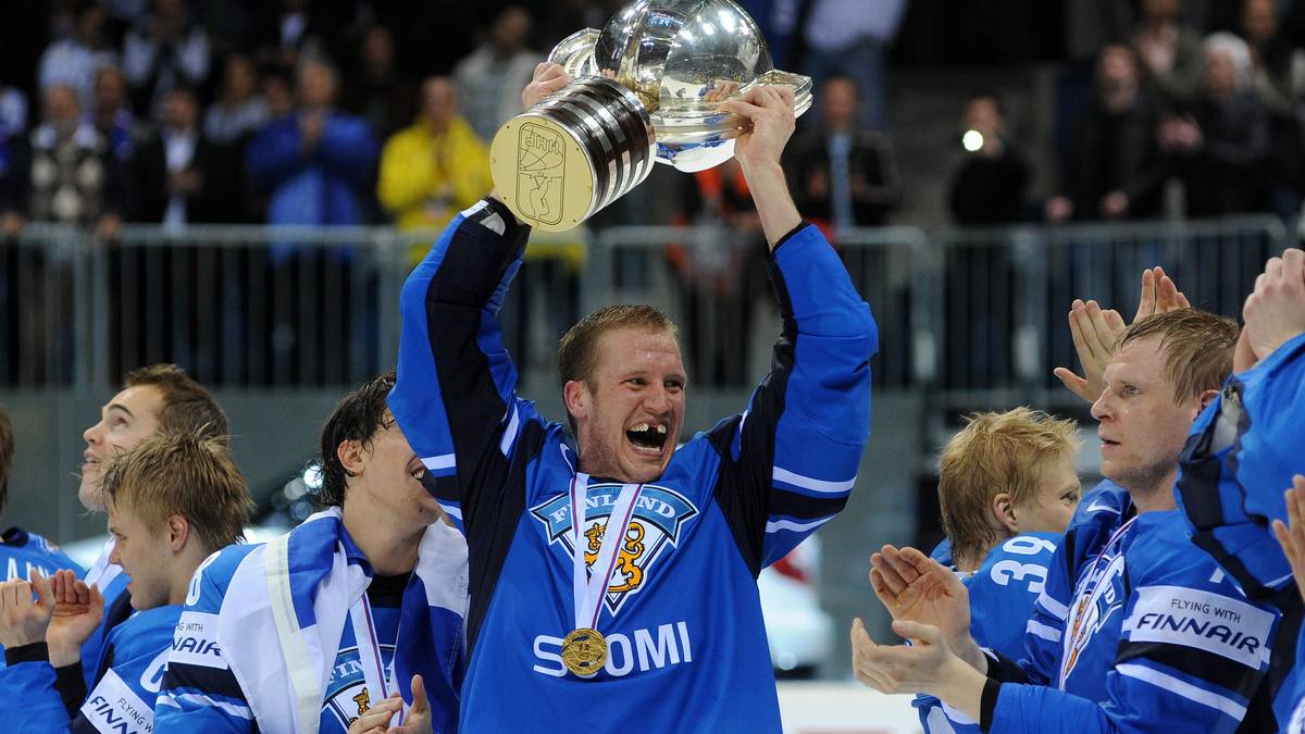 2011, FINNLAND: Mit einem überragenden Schlussdrittel fertigen die Finnen im rein skandinavischen Finale 2011 die Schweden ab und sichern sich ihren zweiten WM-Titel. 6:1 heißt es am Ende im Endspiel, Jarko Immonen wird mit neun erzielten Treffern und drei Assists zum Topscorer des Turniers