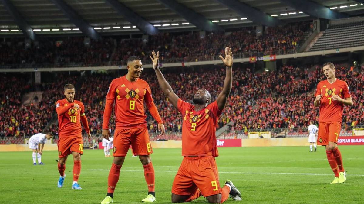 PLATZ 10 - ROMELU LUKAKU: Sieben Treffer in nur fünf Spielen erzielte der bullige Angreifer für die Roten Teufel aus Belgien. Beim fulminanten 6:1-Sieg am letzten Spieltag der Gruppenphase wurde er geschont