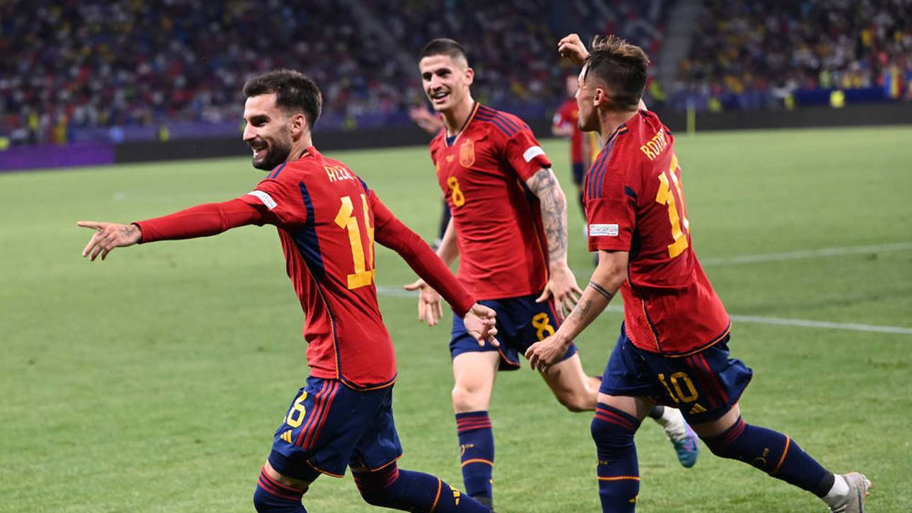 Irrer Fehlschuss: Spanien siegt zum Auftakt