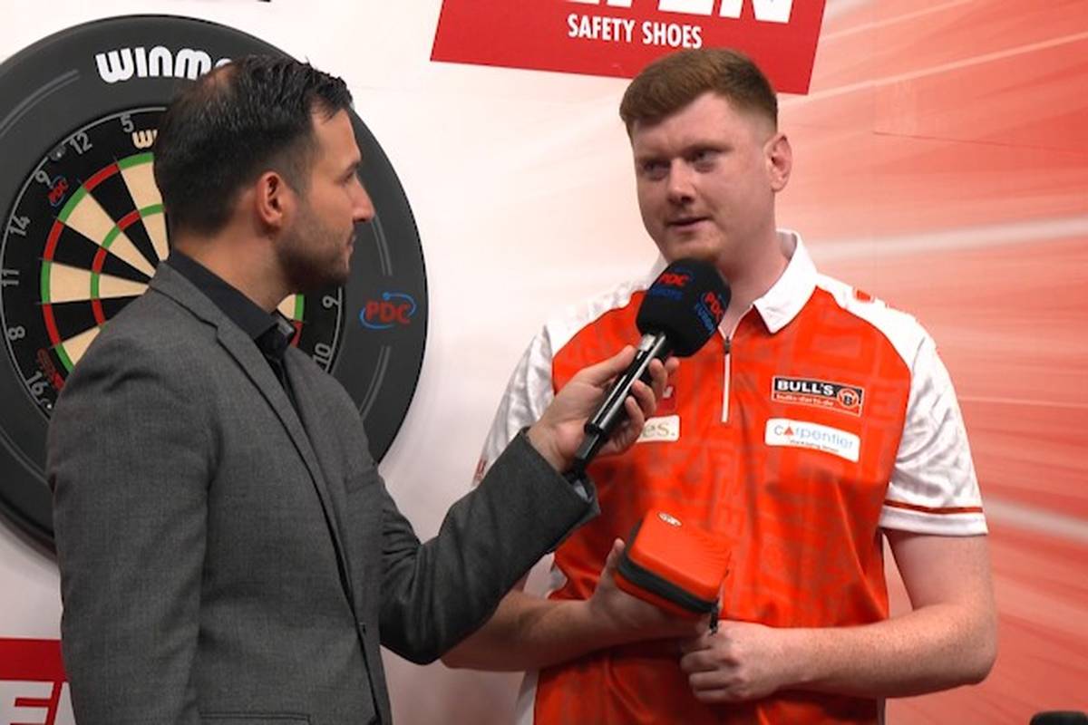 Niko Springer gewinnt gegen Stephen Bunting und muss seine Freundin noch etwas vertrösten, da Springer einen geplanten Urlaub verschieben muss.