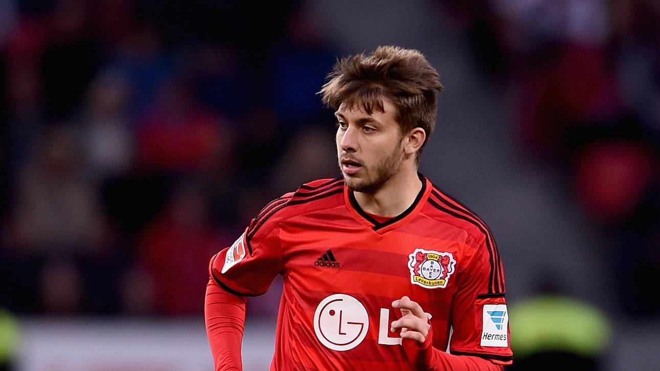 Bayer mit zwei Startelf-Debütanten