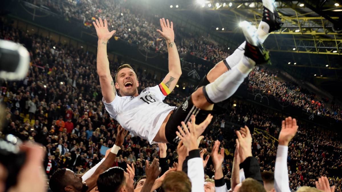 Prinz Poldi im siebten Himmel. Doch die Party ist noch nicht vorbei...