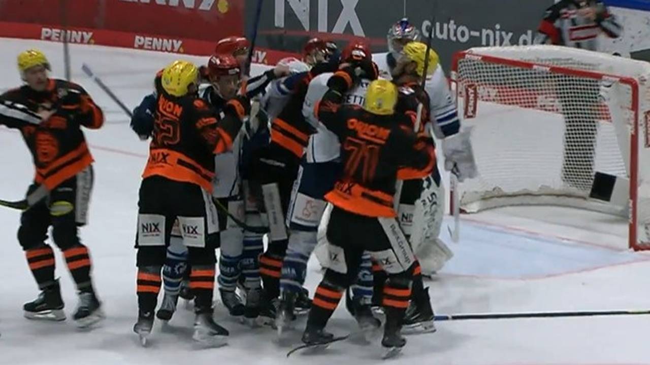 Löwen Frankfurt - Schwenninger Wild Wings | DEL-Highlights im Video