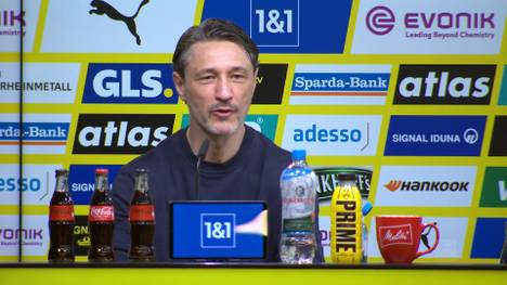 Niko Kovac holt Karim Adeyemi mehrfach zu sich an die Seitenlinie. Nach dem Spiel lässt der BVB-Coach durchblicken, dass er in Teilen unzufrieden mit dessen Spiel war.