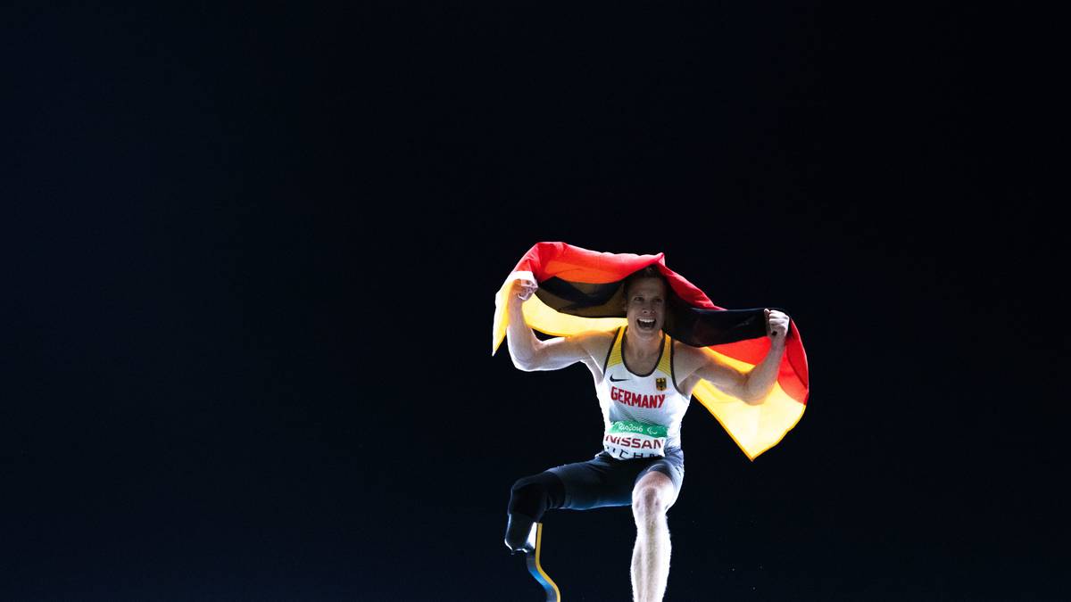 Gold für Deutschland, Gold für Markus Rehm. Mit der 4x100 m-Staffel und im Weitsprung landet der 28-Jährige zwei Mal ganz oben auf dem Treppchen