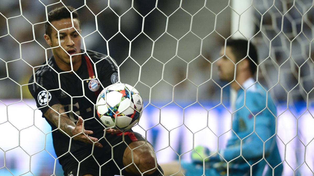 THIAGO ALCANTARA:  Der Spanier hatte bei seinem zweiten Startelf-Einsatz in Folge nach der über einjährigen Verletzungspause einen schweren Stand. Besaß dann den richtigen Riecher, als ihn Boateng bediente und machte das zwischenzeitliche 1:2. SPORT1-Note: 3,5