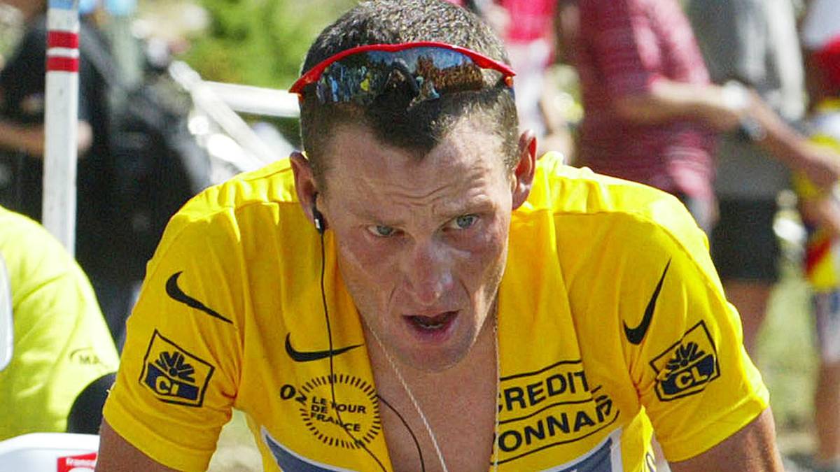 LANCE ARMSTRONG: Einer, der die Tour de France über Jahre hinweg geprägt hat wie kein anderer vor ihm, war der US-Amerikaner Lance Armstrong. Seine Geschichte bei der Tour de France war wie ein Märchen
