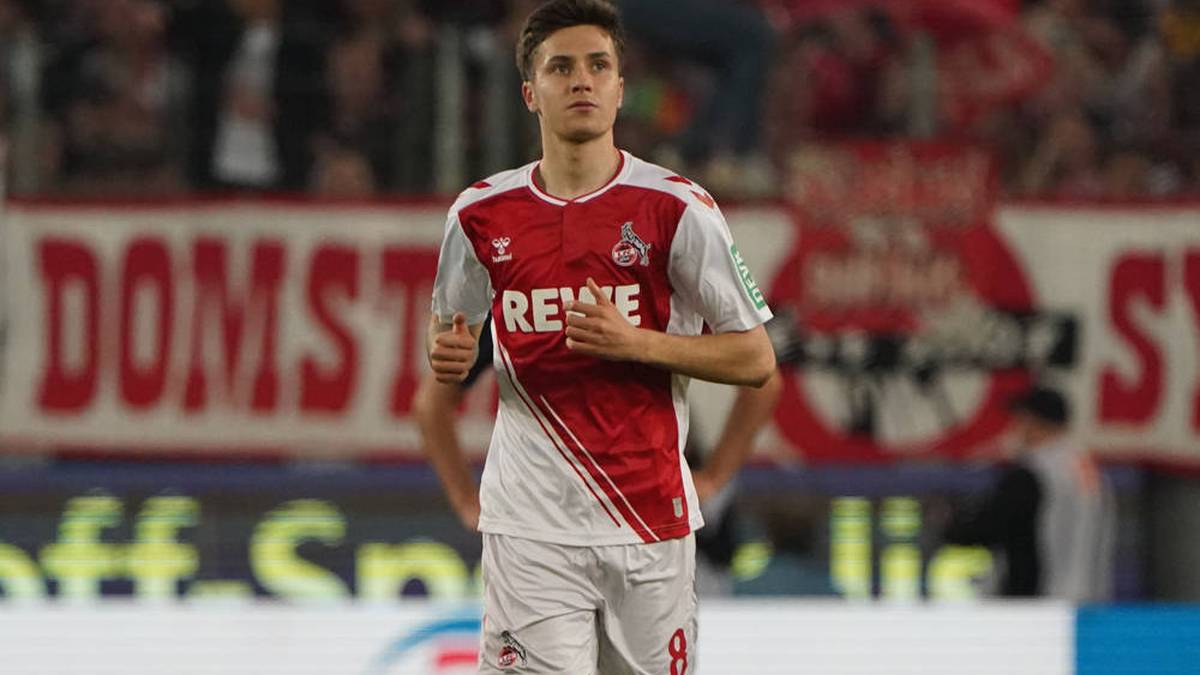 Denis Huseinbasic (Mittelfeld, 18) ist 21 Jahre alt und spielt beim 1. FC Köln. Bis jetzt kommt er auf drei U21-Länderspiele und erzielte zwei Tore