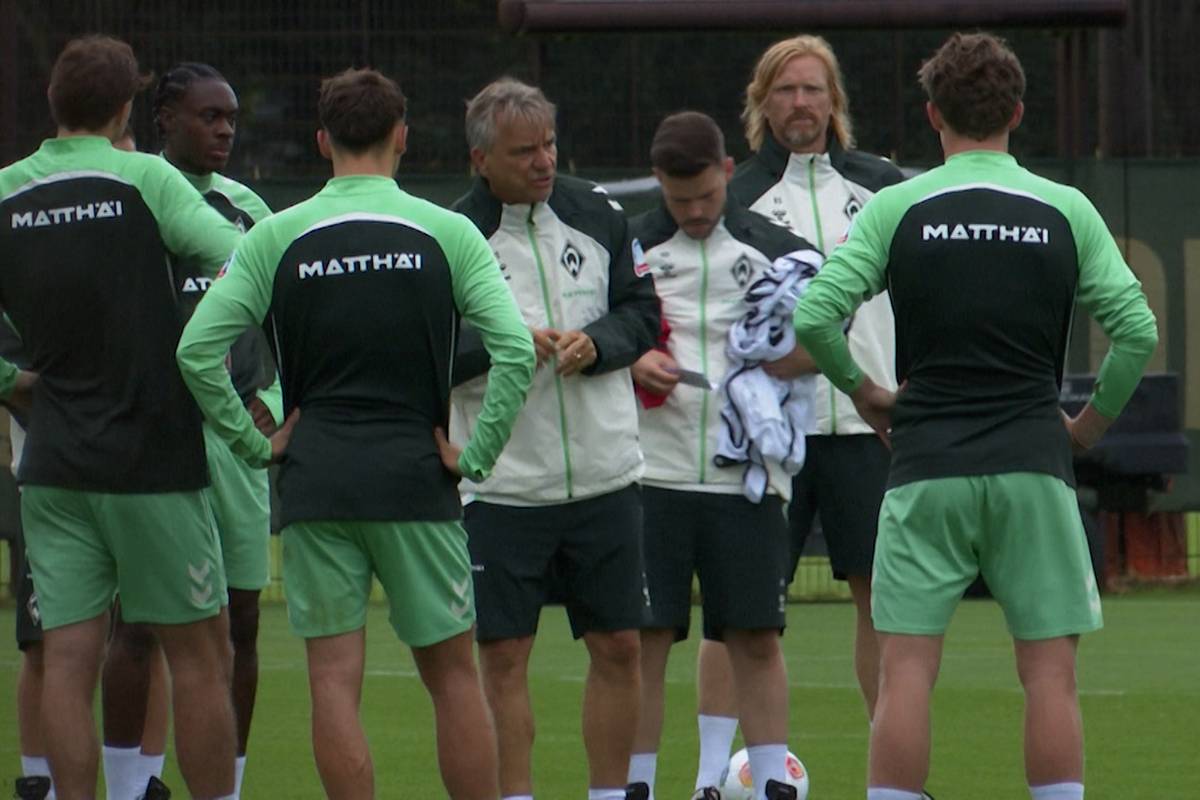 Auch der SV Werder Bremen ist ins Training für die neue Bundesliga-Saison eingestiegen. Trainer Horst Steffen leitet seine erste Einheit, während die sportliche Führung Fragen zur Kaderplanung beantworten muss.