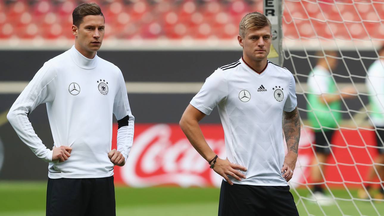 DFB-Team mit Draxler und Rudy