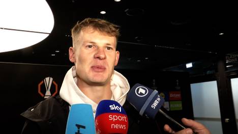 Torhüter Alexander Nübel leitet den Sieg des VfB Stuttgart in der Europa League gegen Celta Vigo mit einem Assist ein. Hinterher scherzt er über eine Vertragsklausel.