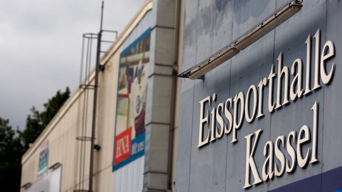 Seitdem müssen die Eishockey-begeisterten Fans in Kassel auf den ganz großen Glanz verzichten. Immerhin spielt der Klub mittlerweile wieder auf professionellem Level in der DEL2, in der 2016 sogar die Meisterschaft eingefahren werden konnte