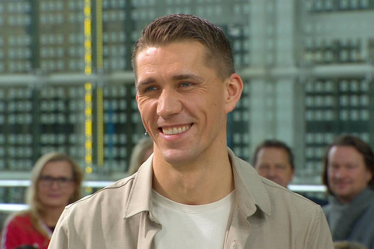 Nils Petersen stellt sich der Doppelpass-Rubrik "Frag den Stargast", gibt dem FC Bayern einen Rat und spricht über sein verrücktestes Fußballspiel.